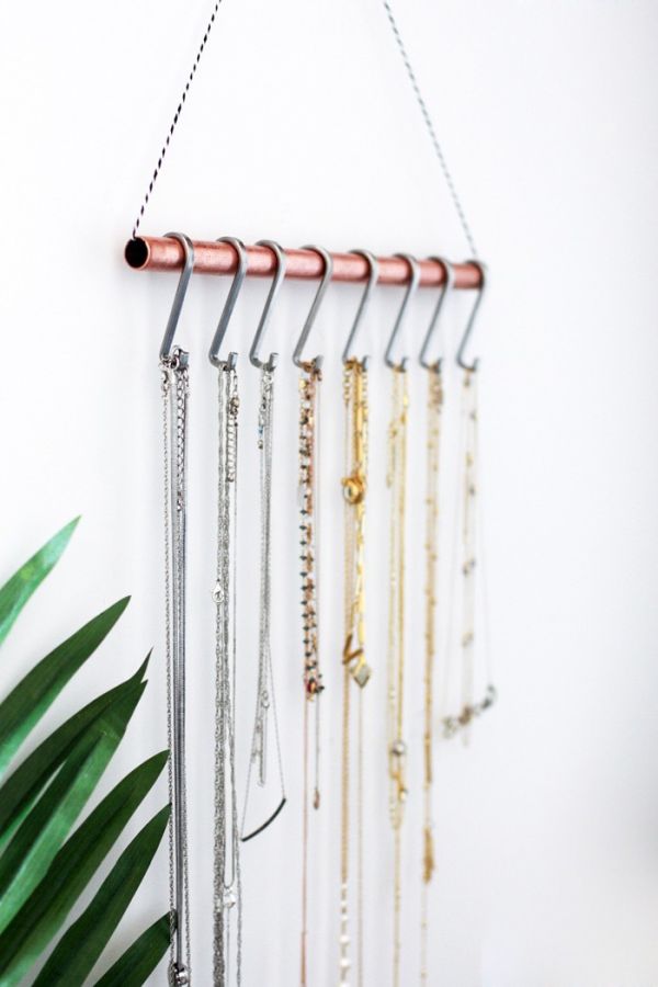 Simple DIY Necklace Holder Stand Ideas That Would Make Great Gifts