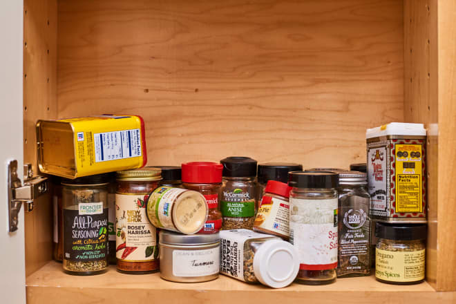 The $14 Adhesive Organizer That’ll Instantly Create Storage Space for Spices (It’s a Must for Renters!)